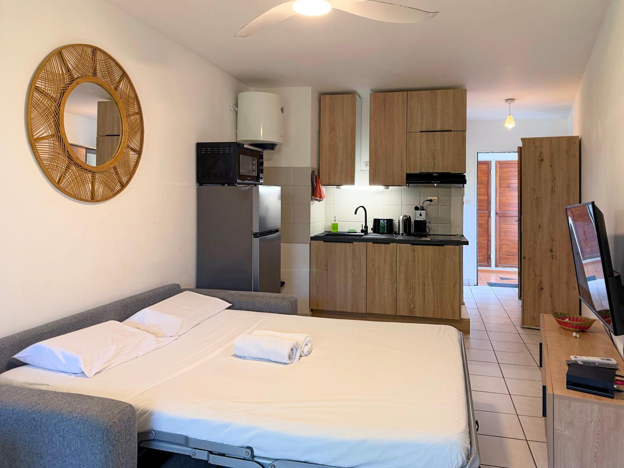 Le Ti Canbou - Studio - Pres De La Plage -By Sister Home Saint-Gilles Les Bains Extérieur photo