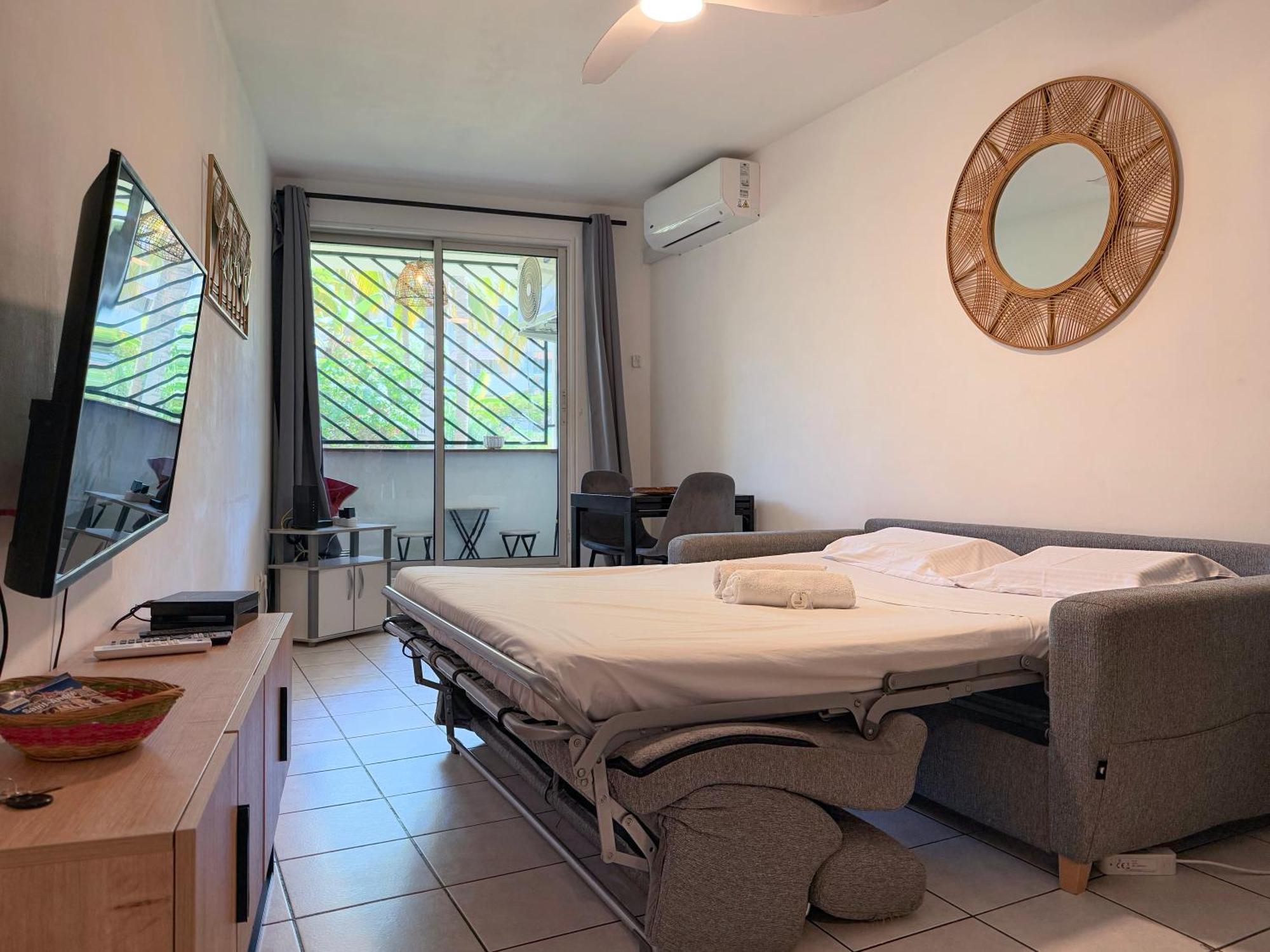 Le Ti Canbou - Studio - Pres De La Plage -By Sister Home Saint-Gilles Les Bains Extérieur photo